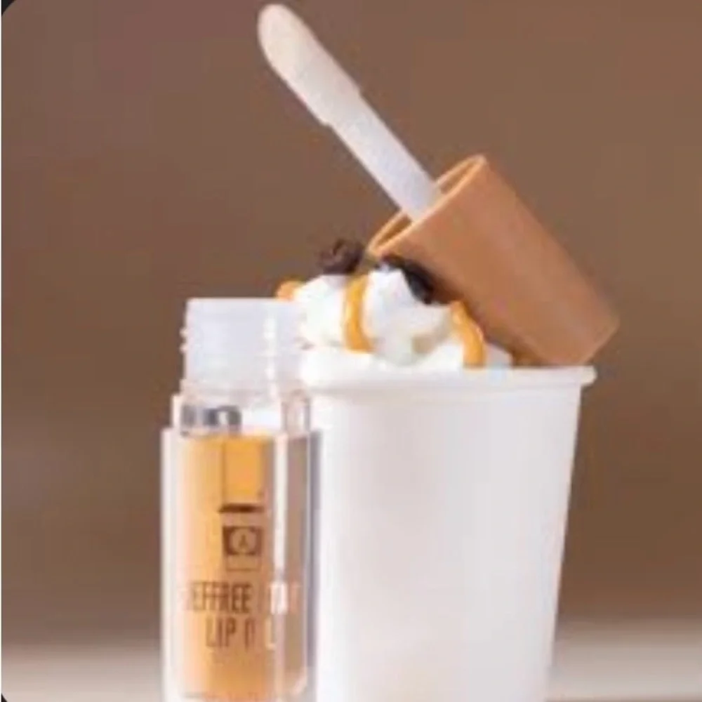Jeffree CARAMEL LATTE High-Shine Lip Gloss - Nourishing Clear Gloss